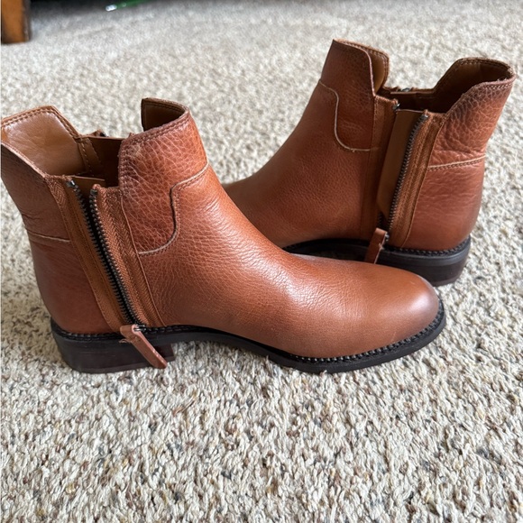 Franco Sarto - 1 inch brown boot - Picture 4 of 5